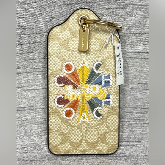 Coach NWT Rainbow Carriage Lg Hangtag Bag Charm - Luggage Tag w/ Gold Key Chain - Picture 1 of 8